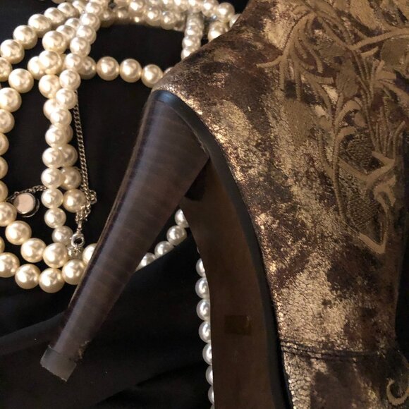 Vintage Style Gold Knee Length Leather Dress Boot - Picture 13 of 16